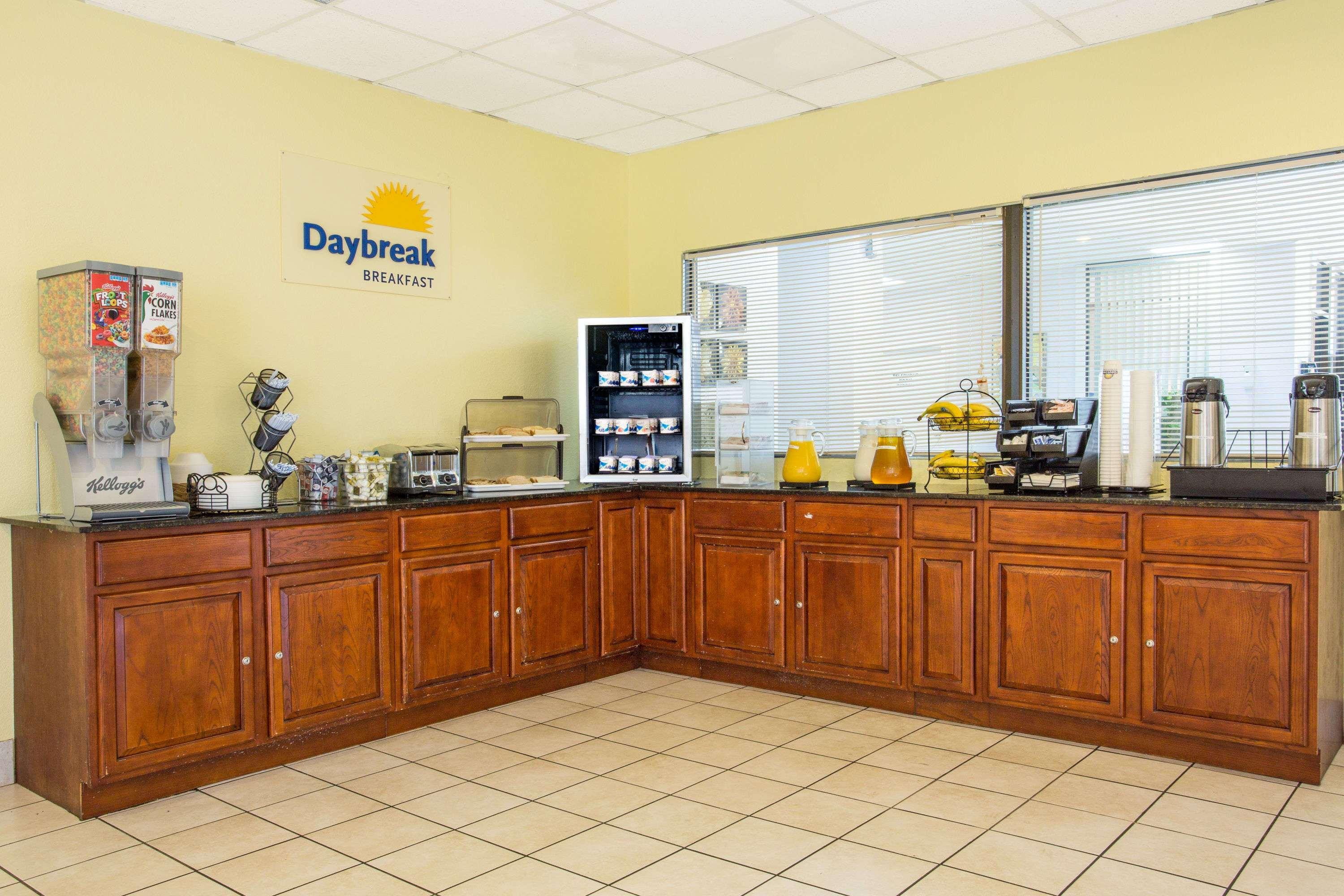 Days Inn By Wyndham Norfolk Military Circle Luaran gambar