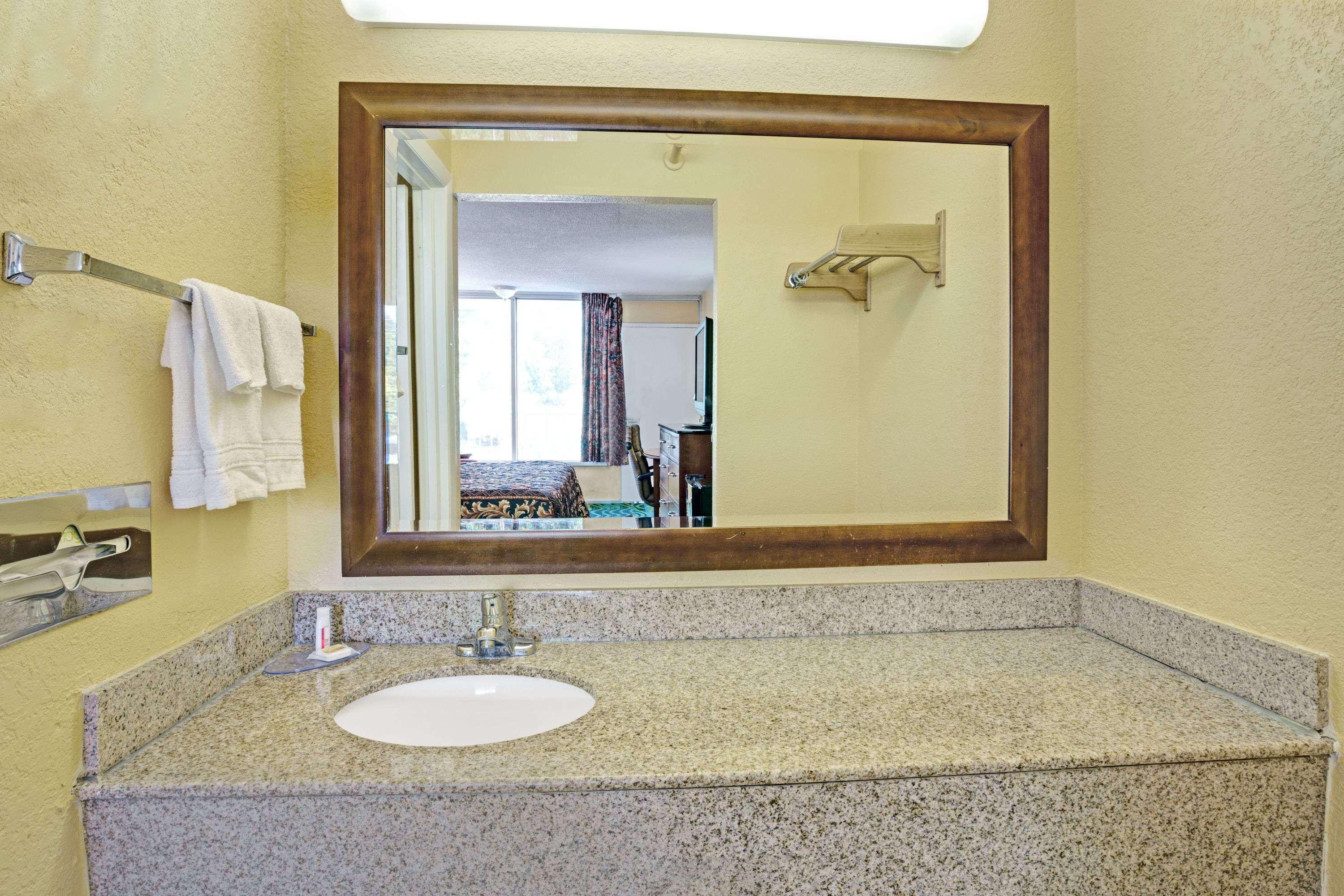Days Inn By Wyndham Norfolk Military Circle Luaran gambar