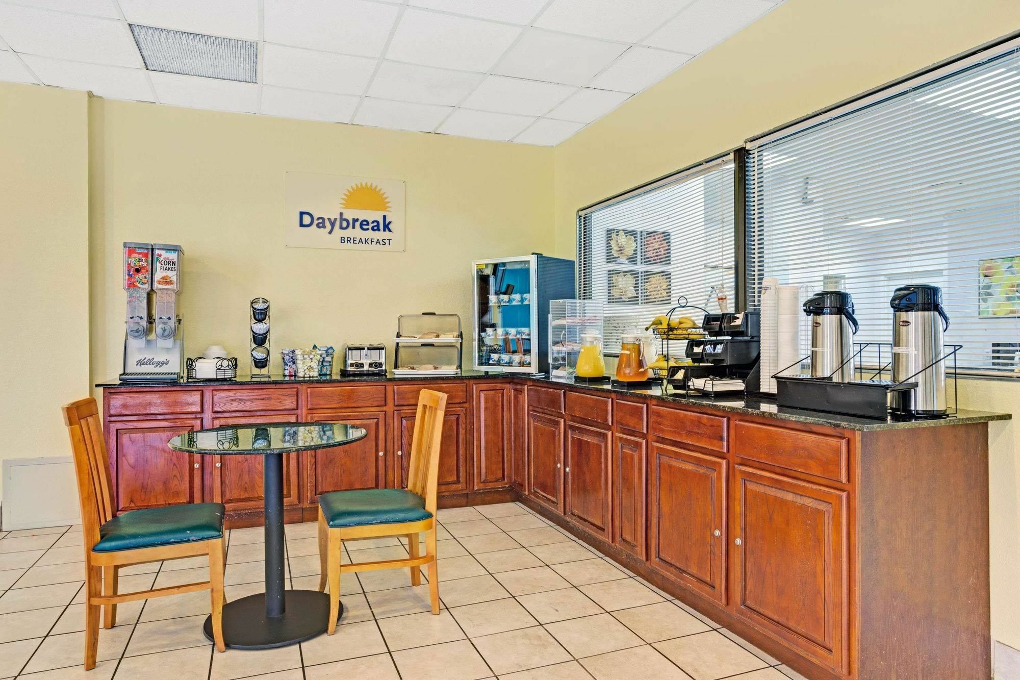Days Inn By Wyndham Norfolk Military Circle Luaran gambar